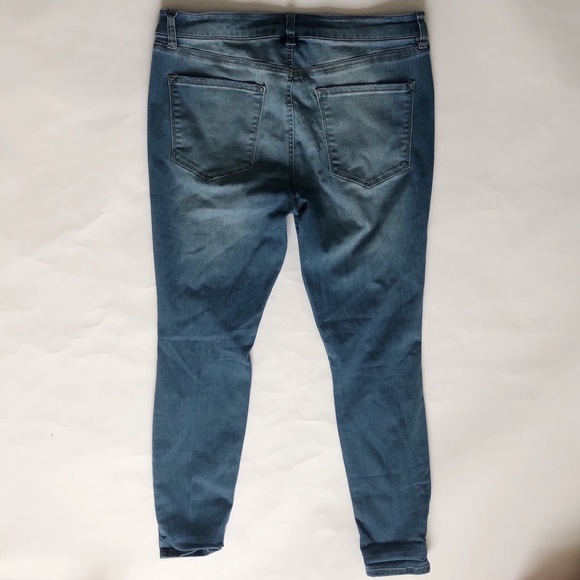 REFUGE RIPPED JEANS - Picture 3 of 6